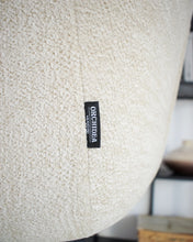 Load image into Gallery viewer, Orlando Store™ - Sedia Girevole con Braccioli Boston Ecrù