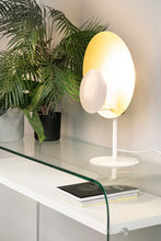 Carica l'immagine nel visualizzatore di Gallery, Orlando Store™ - Lampada Design Bianco-Oro H46