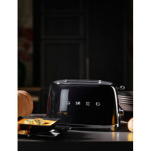 Carica l'immagine nel visualizzatore di Gallery, Orlando Store™ - Tostapane 50's Style Nero SMEG