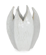 Carica l'immagine nel visualizzatore di Gallery, Orlando Store™ - Vaso Olyssia Tondo Bianco D27X34H
