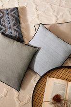 Carica l&#39;immagine nel visualizzatore di Gallery, Orlando Store™ - Cuscino Inez Grigio Chiaro 43X43

