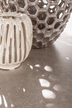 Carica l'immagine nel visualizzatore di Gallery, Orlando Store™ - Porta Vaso Taiyo Bomb Bianco H39
