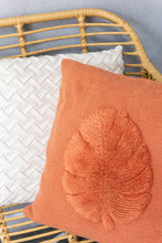 Carica l&#39;immagine nel visualizzatore di Gallery, Orlando Store™ - Cuscino Foglie Tropicale Tessuto Terracotta

