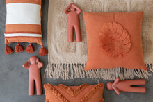 Carica l&#39;immagine nel visualizzatore di Gallery, Orlando Store™ - Cuscino Foglie Tropicale Tessuto Terracotta
