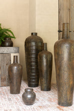 Carica l&#39;immagine nel visualizzatore di Gallery, Orlando Store™ - Vaso Victor Cemento Marrone Medium
