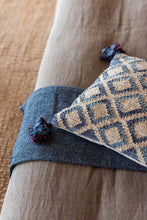 Load image into Gallery viewer, Orlando Store™ - Cuscino Quadrato Rombi Iuta/Cotone Naturale/Blu

