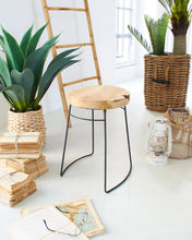 Load image into Gallery viewer, Orlando Store™ - Sgabello Paros in Legno e Ferro
