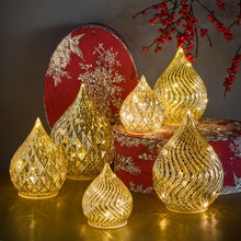 Carica l&#39;immagine nel visualizzatore di Gallery, Orlando Store™ - Goccia Oro Rombi Led h 21 cm Vetro Oro
