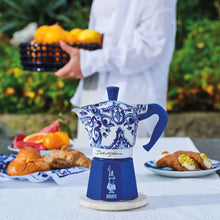 Carica l&#39;immagine nel visualizzatore di Gallery, Orlando Store™ - Moka Express Bialetti Dolce&amp;Gabbana | Blu Mediterraneo 6 Tazze
