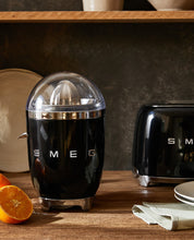 Load image into Gallery viewer, Orlando Store™ - Smeg Black Electric Citrus Juicer
